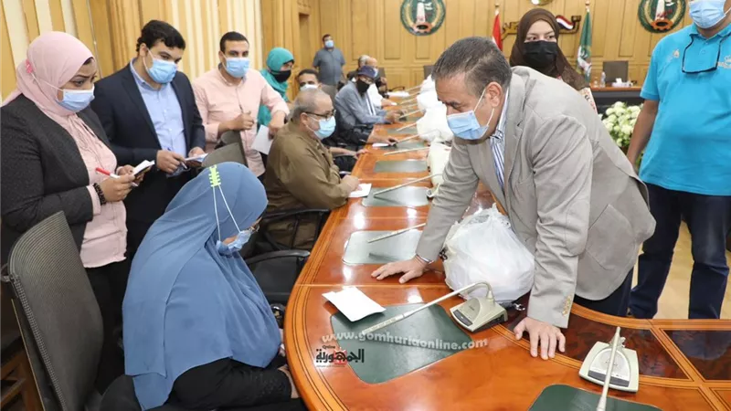 محافـظ المنوفية : صرف مساعدات مالية ومواد غذائية لدعم الأسر الأولى بالرعاية ..صور