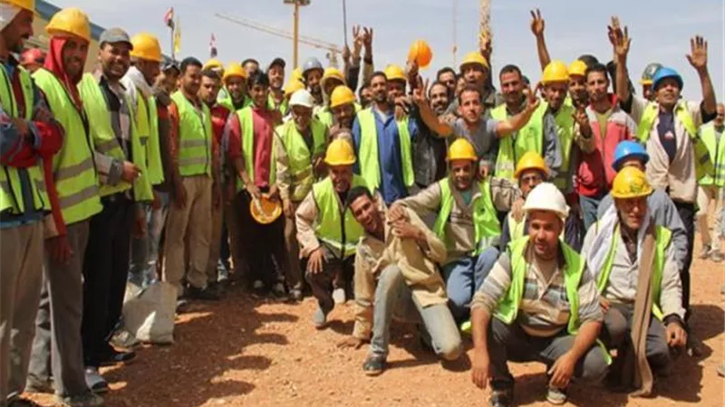 مكاسب العمال بعد 30 يونيو .. رفع الادنى للاجور والمعاشات .. تأمين صحى شامل وتشريعات للحماية