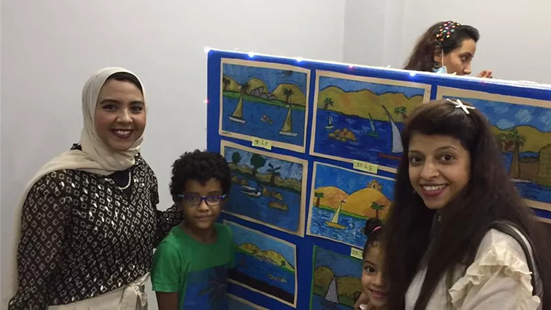 بالصور .. معرض فني للأطفال في أسوان