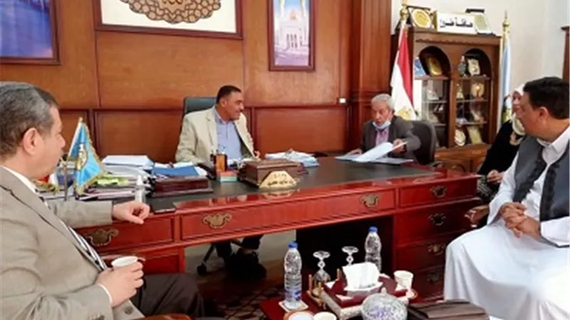 الشورى يناقش طلبات المواطنين مع محافظ مطروح