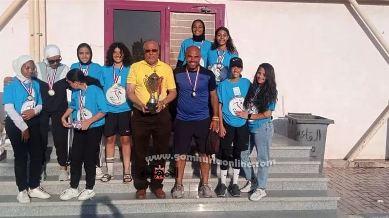 وكيل التعليم يشيد بمشاركة طالبات البحر الأحمر فى بطولات كرة القدم