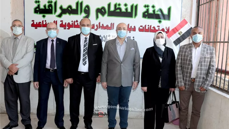 محافظ بني سويف يتابع العمل بكنترول التعليم الصناعي يخدم طلاب 3 محافظات