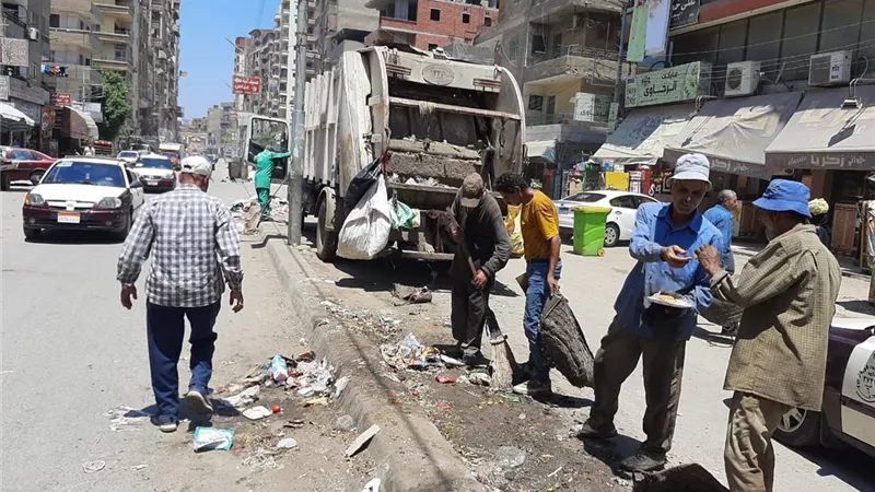 محافظ الدقهلية يتابع أعمال النظافة بالمنصورة وبلقاس وشربين