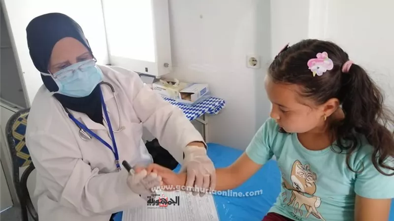 علاج ١٣٨٥ مواطنا بالمجان في قافلة طبية بدمياط