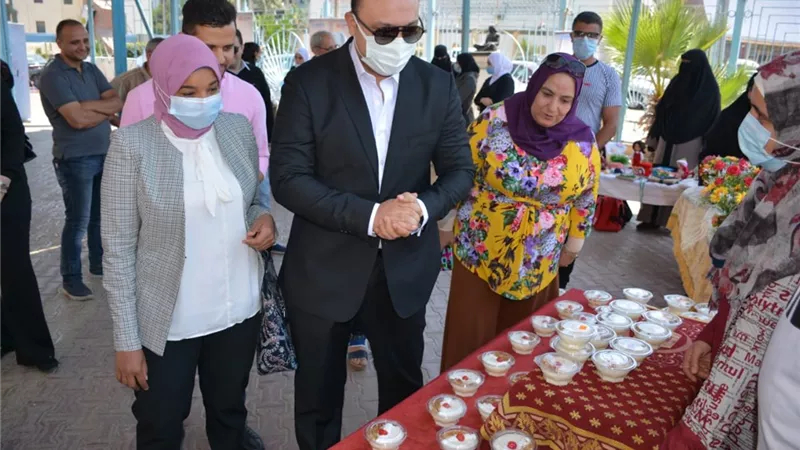 الشيخ افتتح معرض المشغولات اليدويه والصغيرة بمكتبة مصر العامة بالمنصورة.