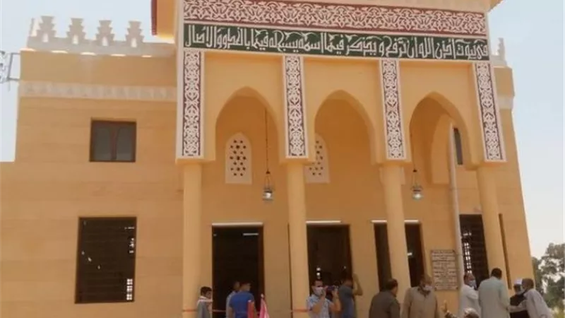 نواب وسكرتير محافظة الإسماعيلية يفتتحون مسجد التوحيد بالتل الكبير ..صور