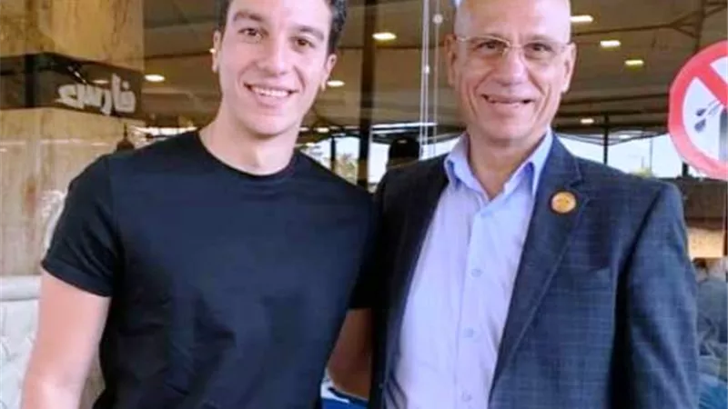 والد الشهيد أحمد شوشة يلتقى الفنان نور النبوى الذى جسد دور الشهيد فى الاختيار 2