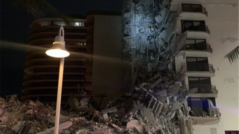 ارتفاع عدد المفقودين جراء انهيار المبنى السكني في فلوريدا إلى 159 شخصاً