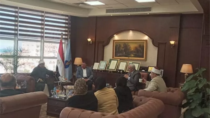 محافظ البحر الأحمر يستقبل وفد دينية النواب