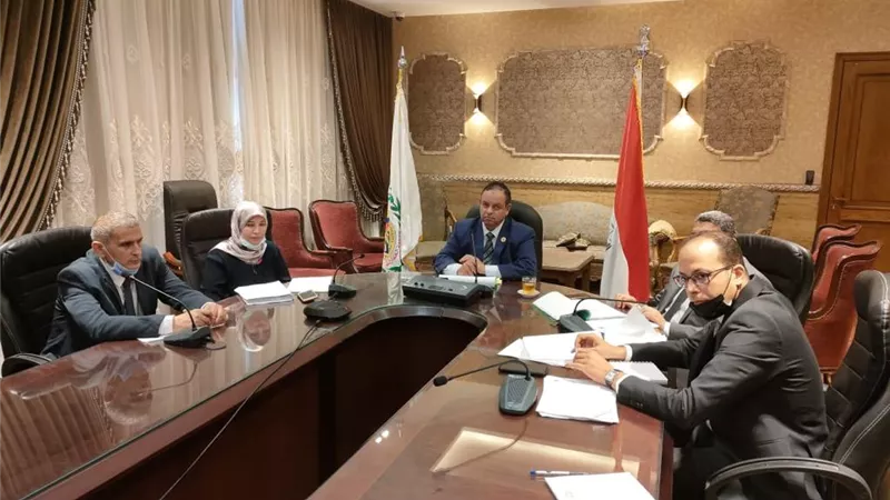 رئيس الجمارك: إعفاء العالقين من أى غرامات نتيجة تعرضهم للتأخير بالموانئ الحدودية