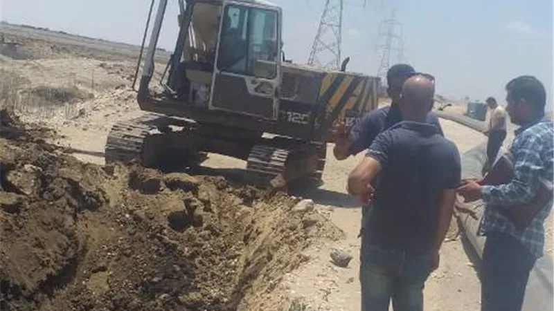 تجديد خط مياه شرق التفريعة وتركيب العدادات مسبوقة الدفع بمحافظات القناة..صور
