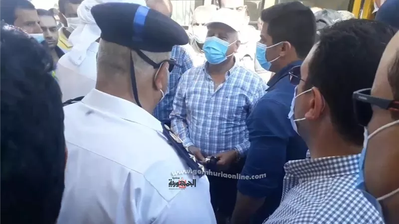 الفريق كامل الوزير يتفقد مسار القطار الكهربائي بالحمام