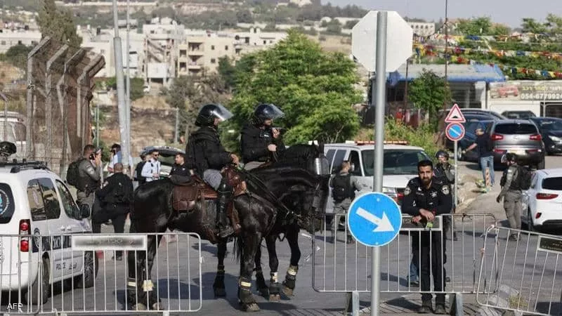 القوات الإسرائيلية في حي الشيخ جراح تنكل بفتاتين وتعتقلهما