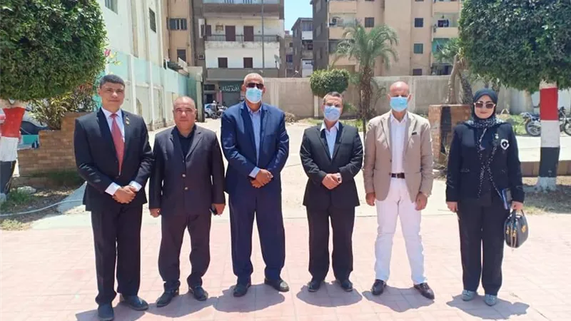 وكيل وزارة الصحة يشارك في تشجير مدرسة الثانوية العسكرية بالزقازيق