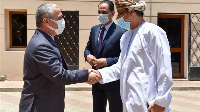 رئيس الهيئة الوطنية للصحافة يستقبل سفير عمان بالقاهرة