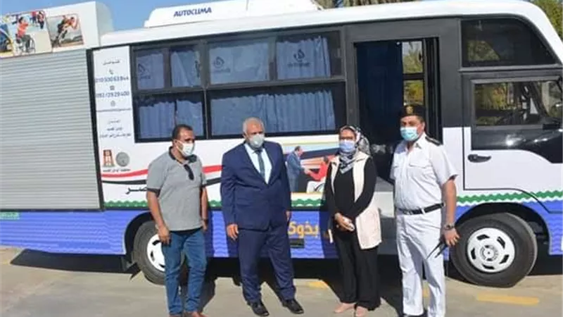 محافظ الوادي الجديد يدشن أحدث حافلة لخدمة ذوي الاحتياجات الخاصة