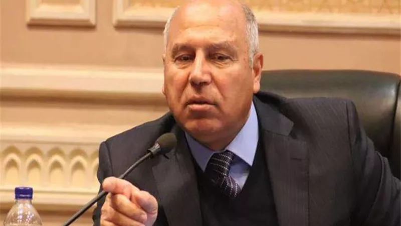 هل تسند إدارة السكك الحديدية لشركة أجنبية ؟ كامل الوزير يجيب