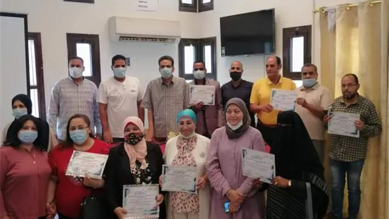 تعليم البحر الأحمر يكرم مديرى المدارس الفائزة فى افضل مشروع خطة مدرسية