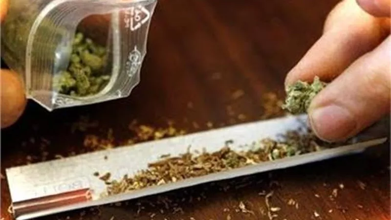 ضبط عاطل بحوزته كمية من مخدر الفودو قبل ترويجها بالقاهرة