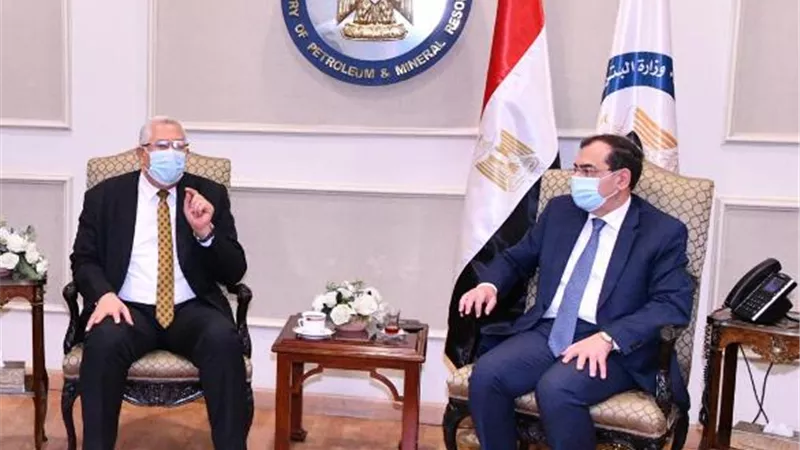 وزيرا الزراعة والبترول يبحثان التنسيق لدعم التعاون في منظومة صناعة الأسمدة