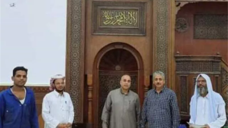 رئيس مركز ومدينة سيوة يتابع العمل بمسجد النور بأغورمى