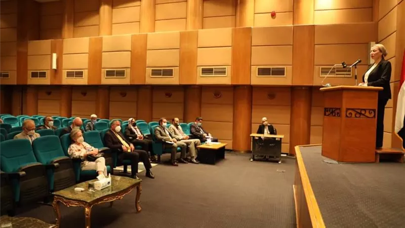 وزيرة البيئة تستعرض جهود مصر في مواجهة آثار تغير المناخ