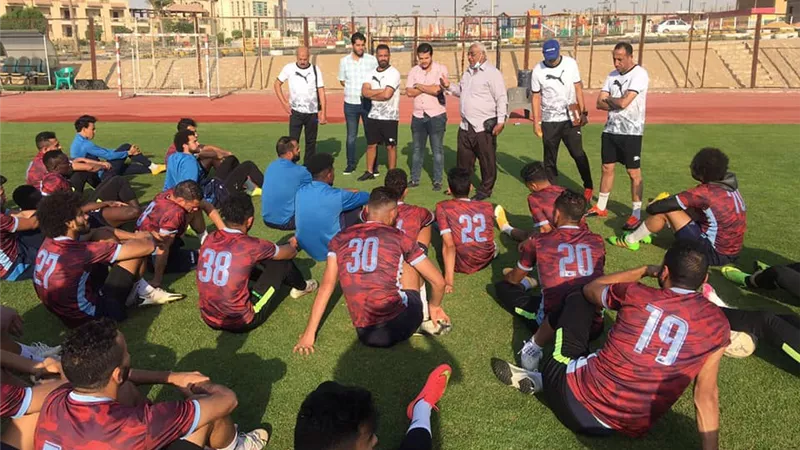 رئيس النادي يطالب بتحسين صورة فريق أسوان في مباراة سيراميكا