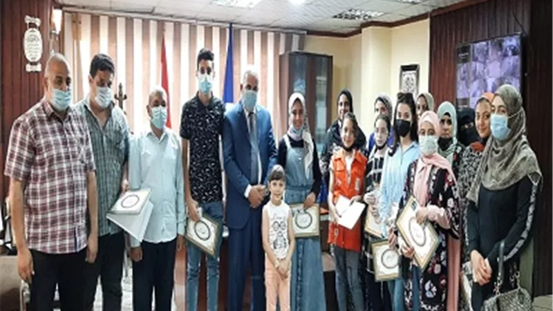 وكيل تعليم دمياط يكرم الطلاب الحاصلين علي المركز الأول والثاني جمهورية في مراكز تنمية القدرات الفنية
