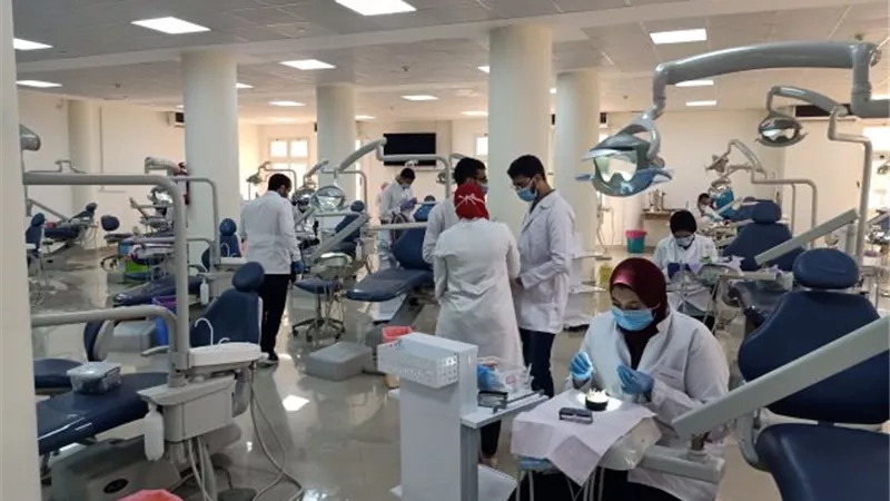 كلية طب الفم والأسنان بالجامعة المصرية الروسية تكشف أسباب آلام مفصل الفك وعلاجه.. بالصور