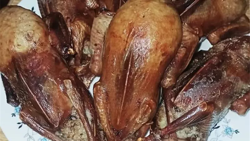 هل تصدق أن اصغر شيف تقدم طريقة عمل الحمام المحشي؟! بالفيديو... مطبخ صابرين