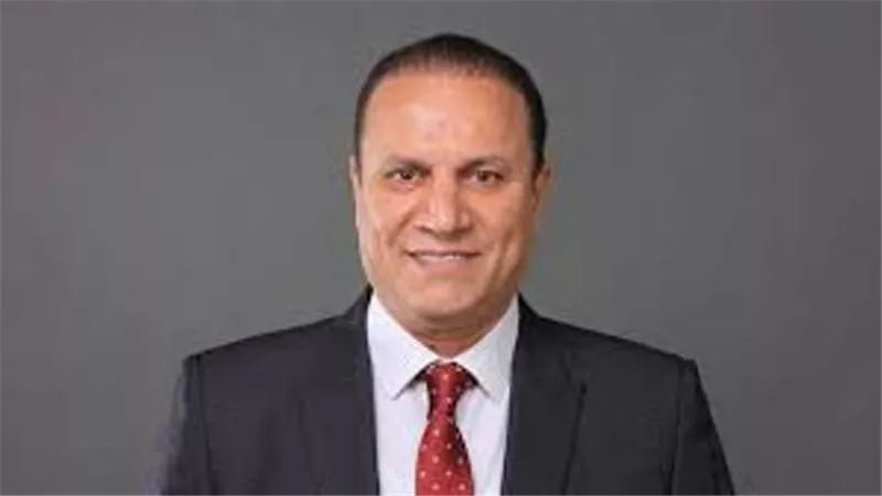 زكي عباس يطالب بتطوير العنصر البشري بقطاع السكة الحديد