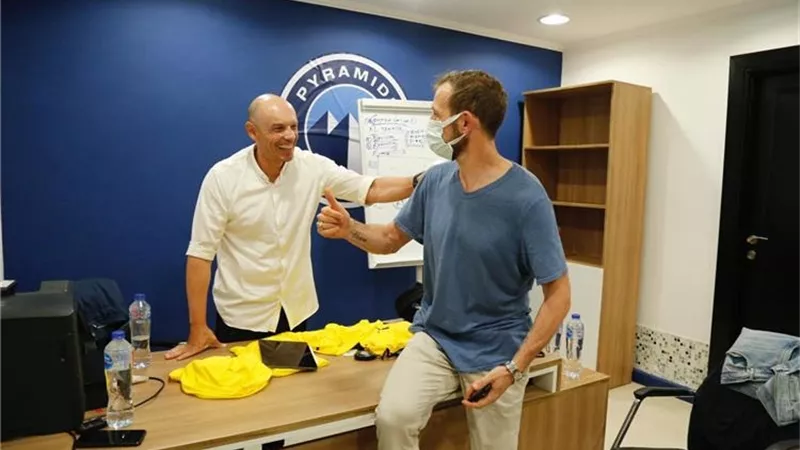 أروابارينا يتمنى التوفيق لتاكيس جونياس مع بيراميدز