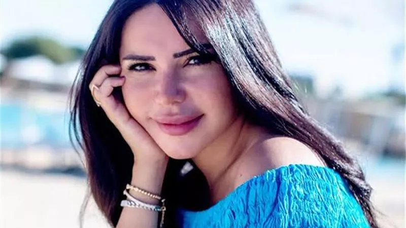 زوجة يوسف الشريف تحتفل بوصولها مليون متابع على 
