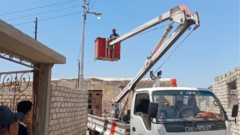 صيانه دوريه على الاناره والنظافه العامة بغرب بالإسماعيلية