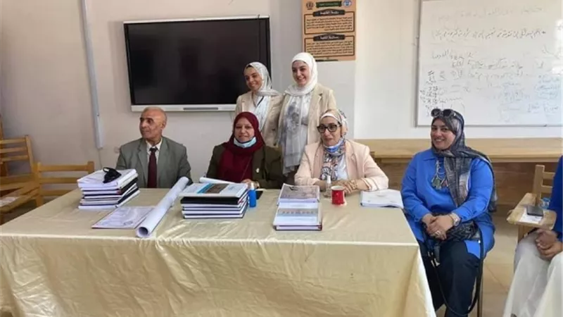 سياحة القناة تناقش ٣٩ مشروع تخرج لطلاب البكالوريوس