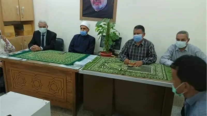 منطقة البحر الأحمر الأزهرية تكرم موجه عام اللغة العربية لبلوغه السن القانونية للمعاش