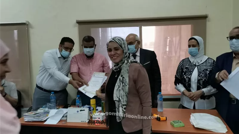 تخريج الدفعة الأولي من خريجي دبلومة المعلوماتية الصحية بأسوان