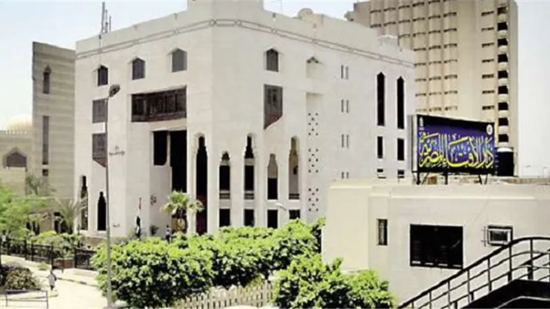 مات عن زوجه و ثلاث بنات و اختين من ام و بنت شقيق متوفي قبله فكيف تكون قسمة الميراث ؟...الافتاء تجيب