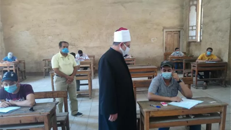 *في ختام الأسبوع الثاني.. رئيس قطاع المعاهد يتفقد لجان امتحانات الثانوية الأزهرية بالغربية