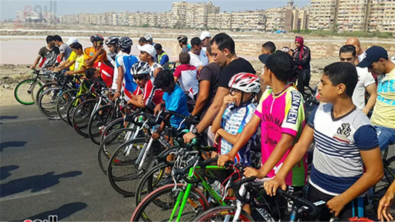 600 لاعبا في مهرجان ضخم لسباق الدراجات احتفالا بثورة 30 يونيو
