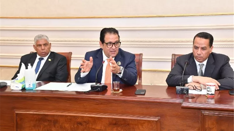بالصور .. اجتماع لجنة النقل والمواصلات بالبرلمان برئاسة النائب علاء عابد