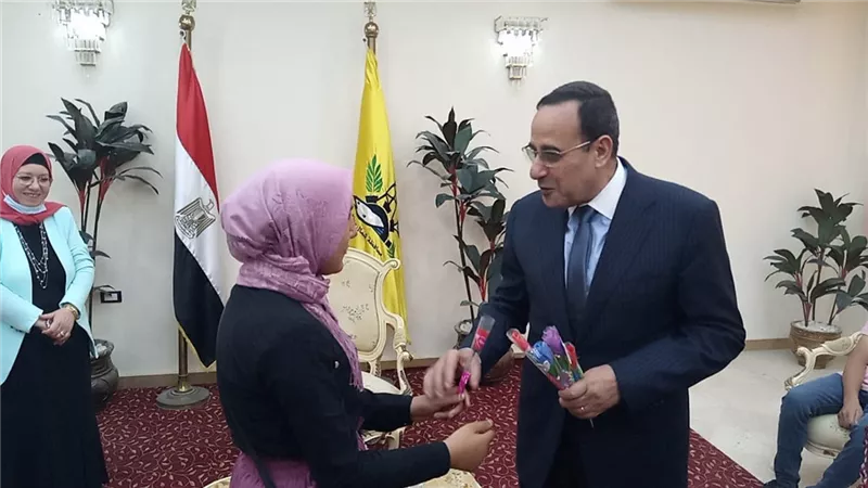 ذوو الاحتياجات الخاصة والأيتام يحتفلون بذكرى ثورة 30 يونية