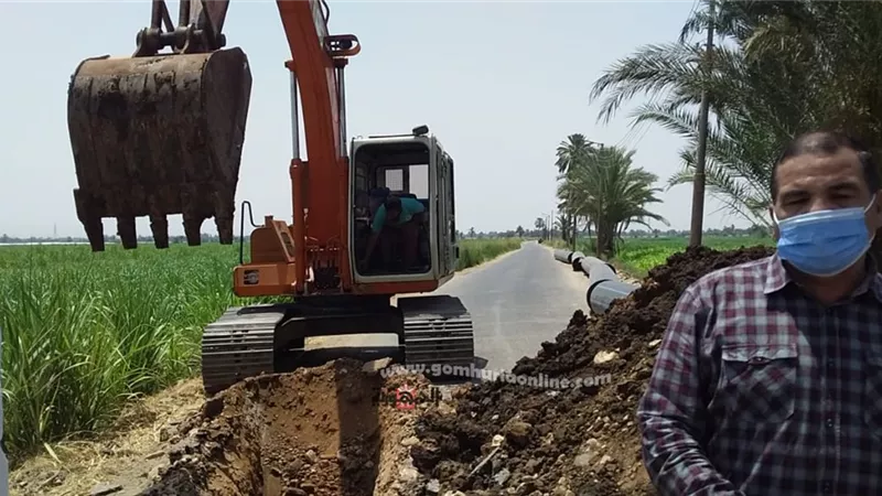 رئيس مركز الزينية يتفقد أعمال الصرف الصحى