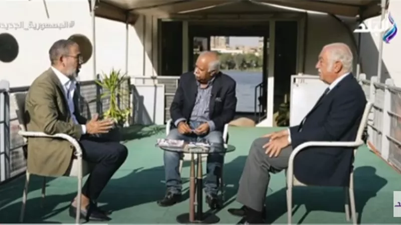 مدحت العدل: الرئيس السيسي يعمل ليلا نهارًا من أجل الشعب المصري.. فيديو