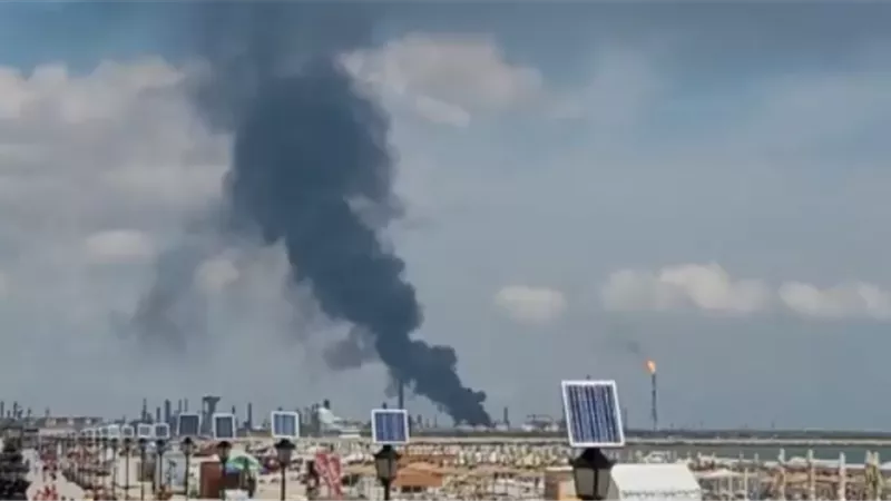 انفجار أكبر مصفاة نفط في رومانيا.. صور