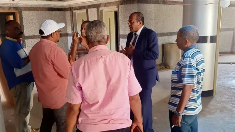 معاينة توصيل المرافق الخدمية لمستشفى المعلمين الجديدة بأسوان