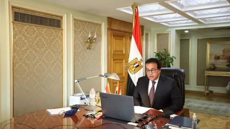 وزير التعليم العالي يستعرض تقريرًا حول أنشطة الهيئة القومية للاستشعار من البعد وعلوم الفضاء