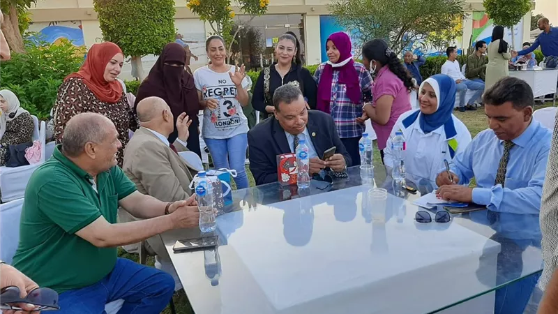 مالية البحرالأحمر تنظم يوم رياضى ثقافى للمحالين للمعاش وأسرهم