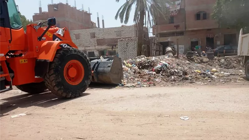 محافظ المنيا يؤكد على رفع كفاءة منظومة النظافة بالمدن والقرى