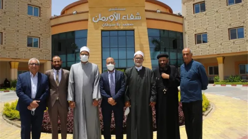 وفد من رجال الدين يدعم اطفال شفاء الأورمان بالأقصر بالهدايا والألعاب